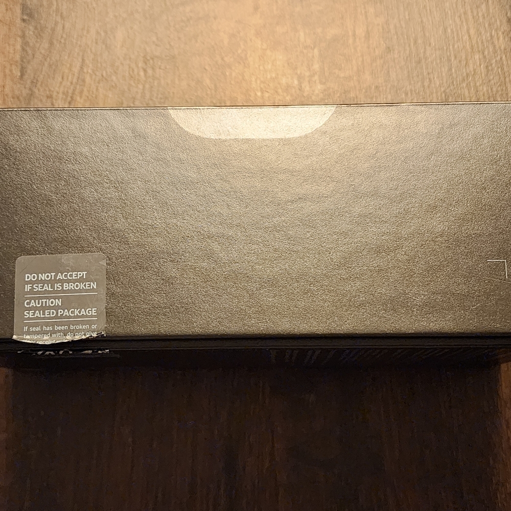 Samsung S20 Ultra 5G box with headphones - Picture 4 of 9
